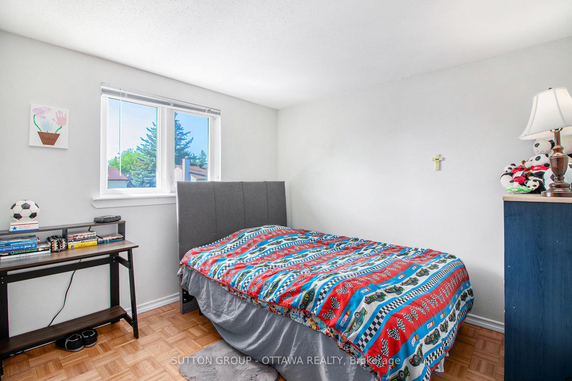 Photo 14 of 848 Borland Drive, Ottawa, Chatelaine Village — HOMEH