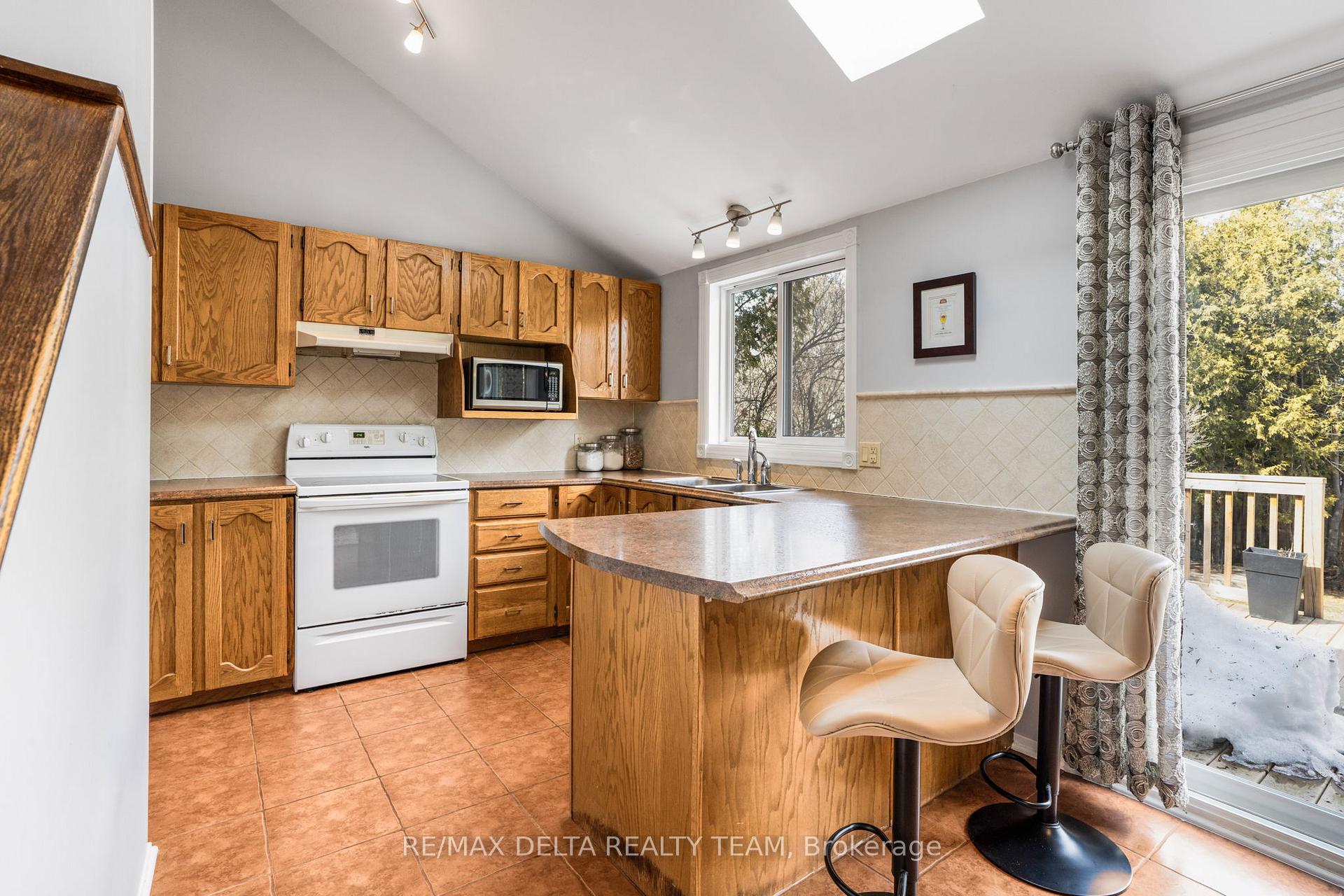 Photo 17 of 6399 Viseneau Drive, Ottawa, Chateauneuf — HOMEH
