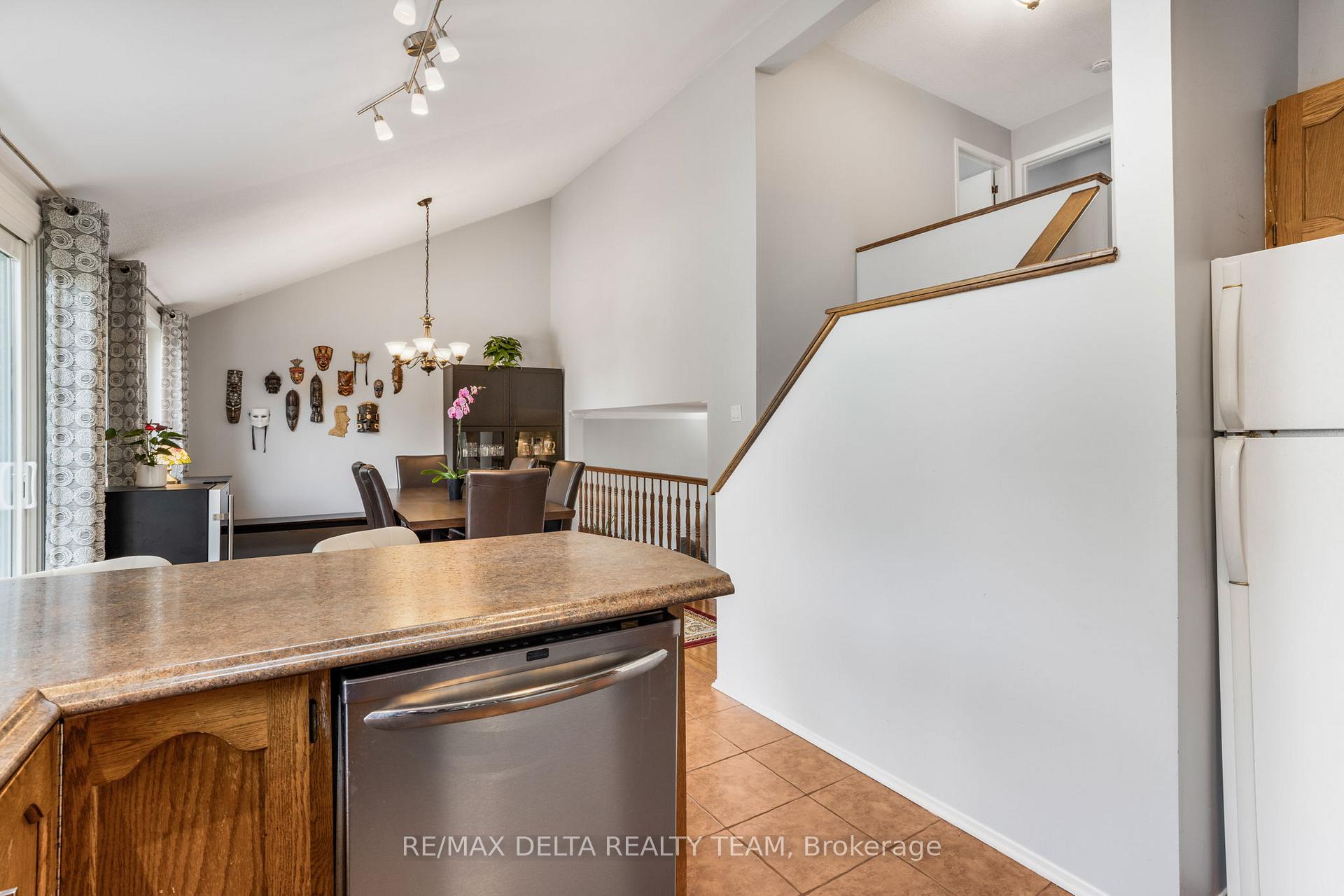 Photo 19 of 6399 Viseneau Drive, Ottawa, Chateauneuf — HOMEH