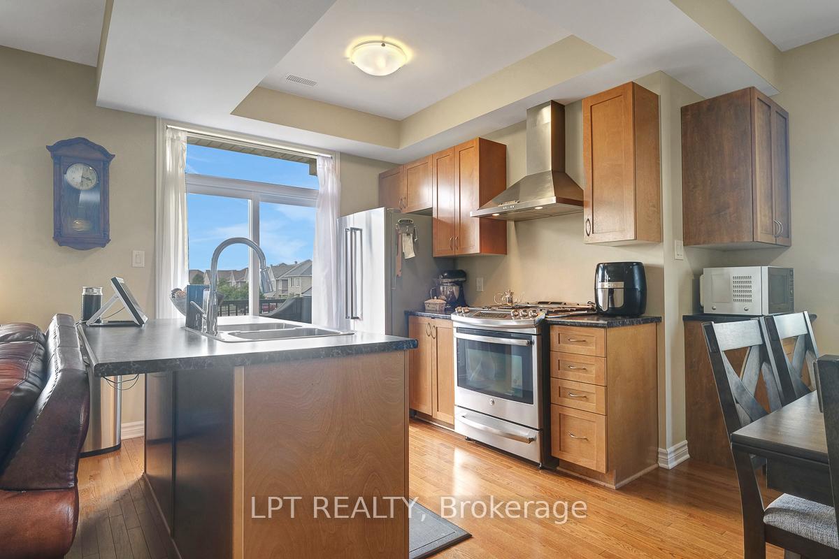 Photo 20 of 201 Yellowcress Way, Ottawa, Avalon West — HOMEH
