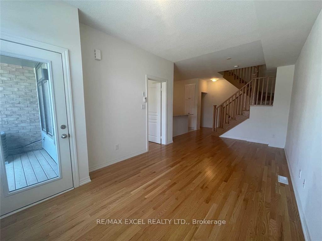 Photo 9 of 29 Vantage Loop, Newmarket, Woodland Hill — HOMEH