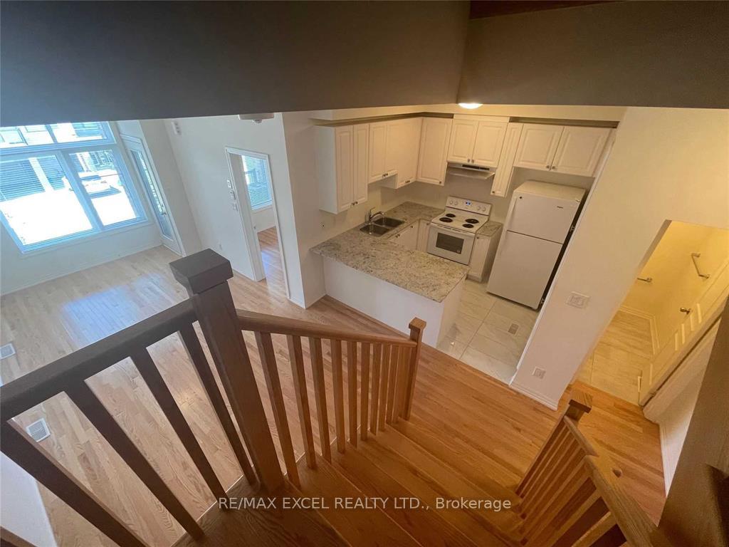 Photo 11 of 29 Vantage Loop, Newmarket, Woodland Hill — HOMEH