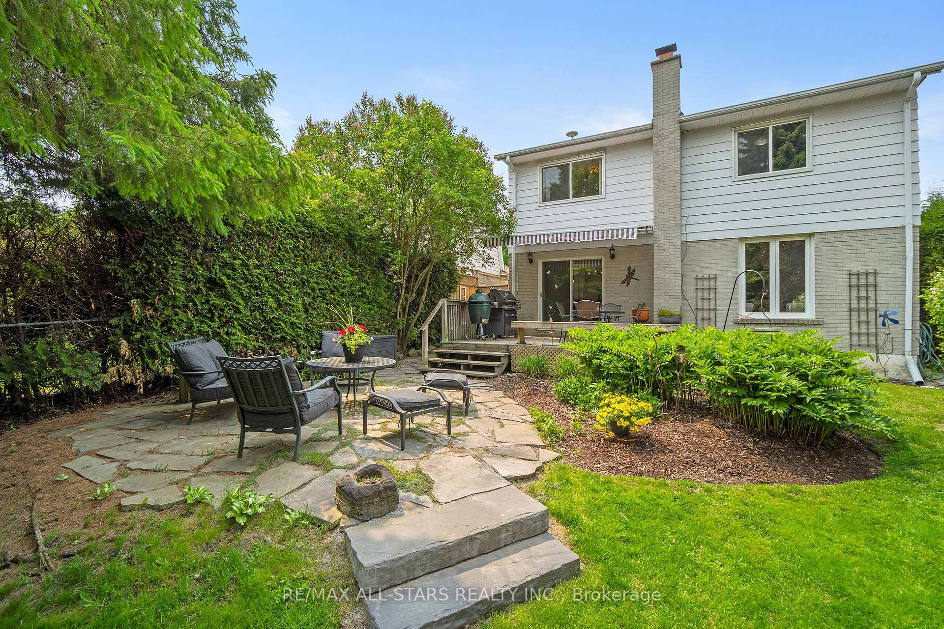 Photo 5 of 268 Currey Crescent, Newmarket, Central Newmarket — HOMEH