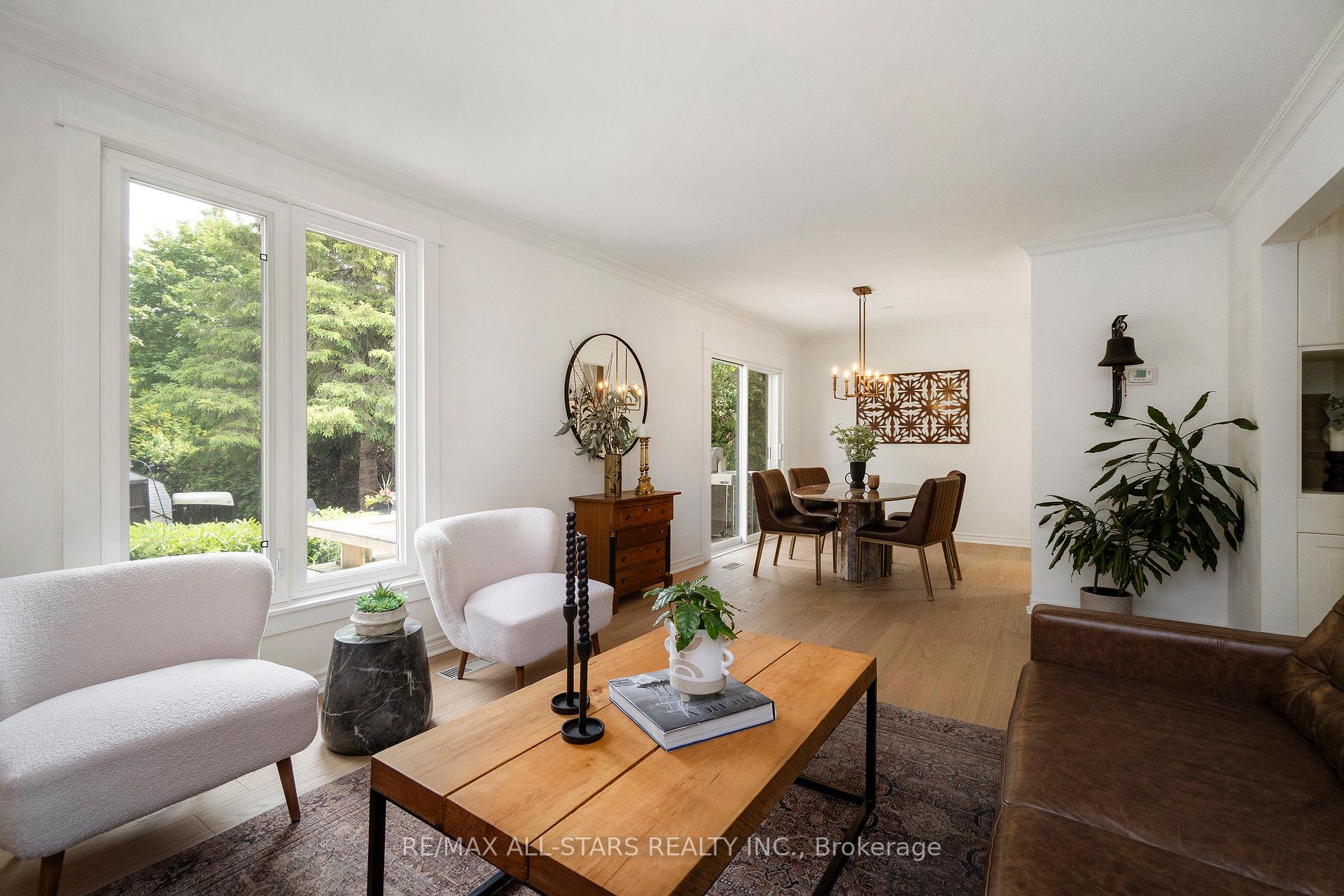 Photo 27 of 268 Currey Crescent, Newmarket, Central Newmarket — HOMEH
