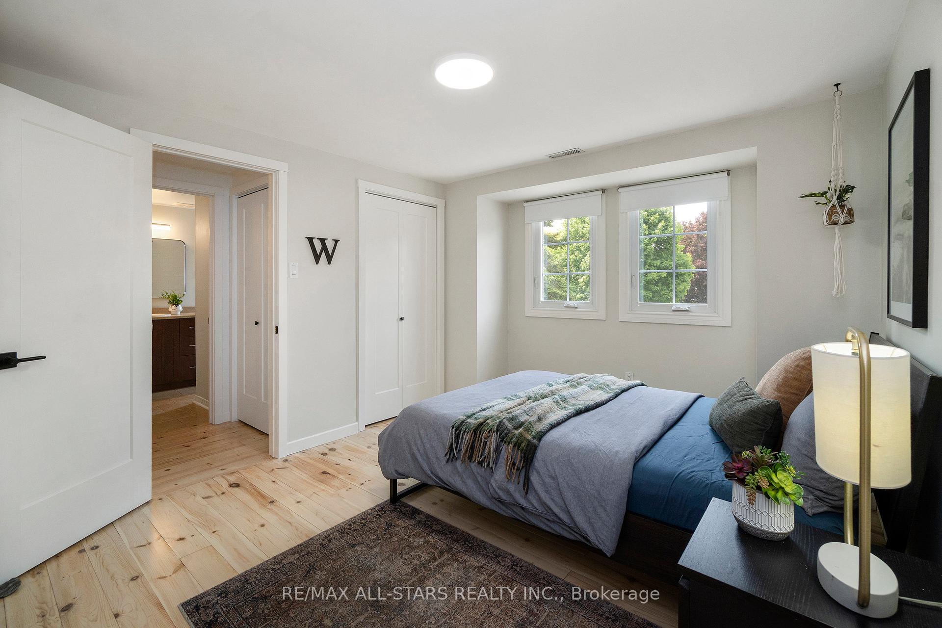 Photo 38 of 268 Currey Crescent, Newmarket, Central Newmarket — HOMEH