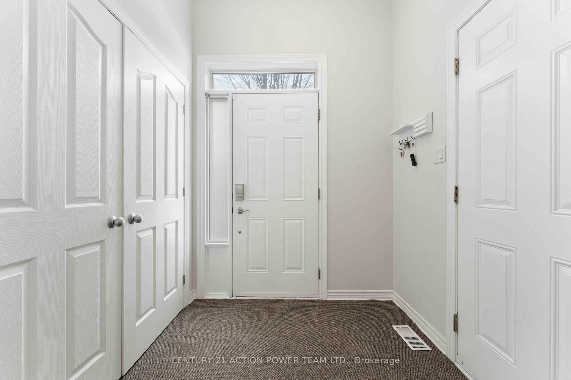 Photo 3 of 965 Gosnell Terrace, Ottawa, Fallingbrook/Gardenway South — HOMEH