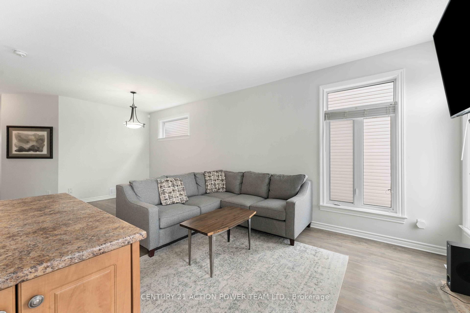 Photo 7 of 965 Gosnell Terrace, Ottawa, Fallingbrook/Gardenway South — HOMEH
