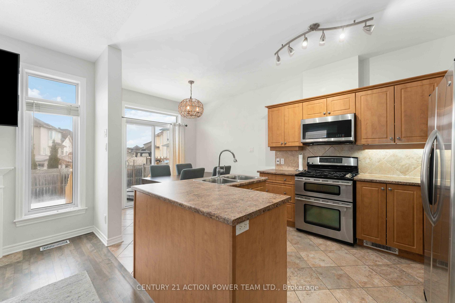 Photo 11 of 965 Gosnell Terrace, Ottawa, Fallingbrook/Gardenway South — HOMEH