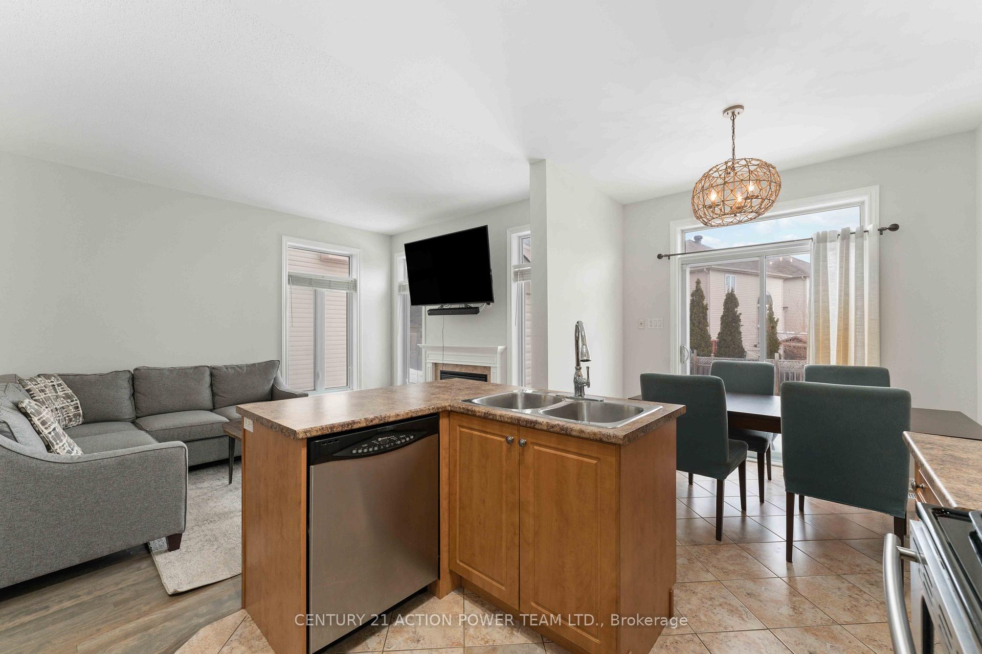 Photo 13 of 965 Gosnell Terrace, Ottawa, Fallingbrook/Gardenway South — HOMEH