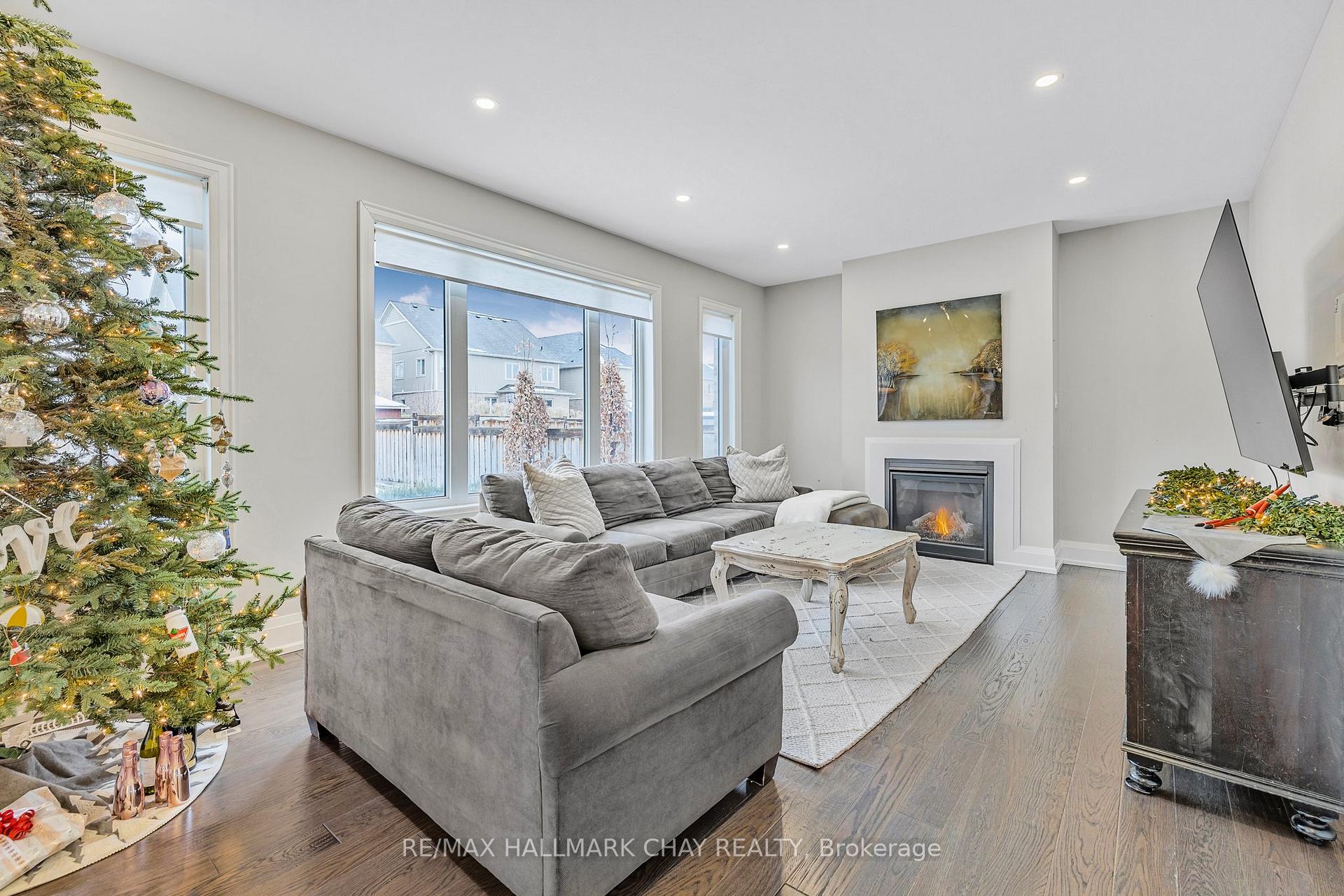 Photo 18 of 108 Donnan Drive, New Tecumseth, Tottenham — HOMEH