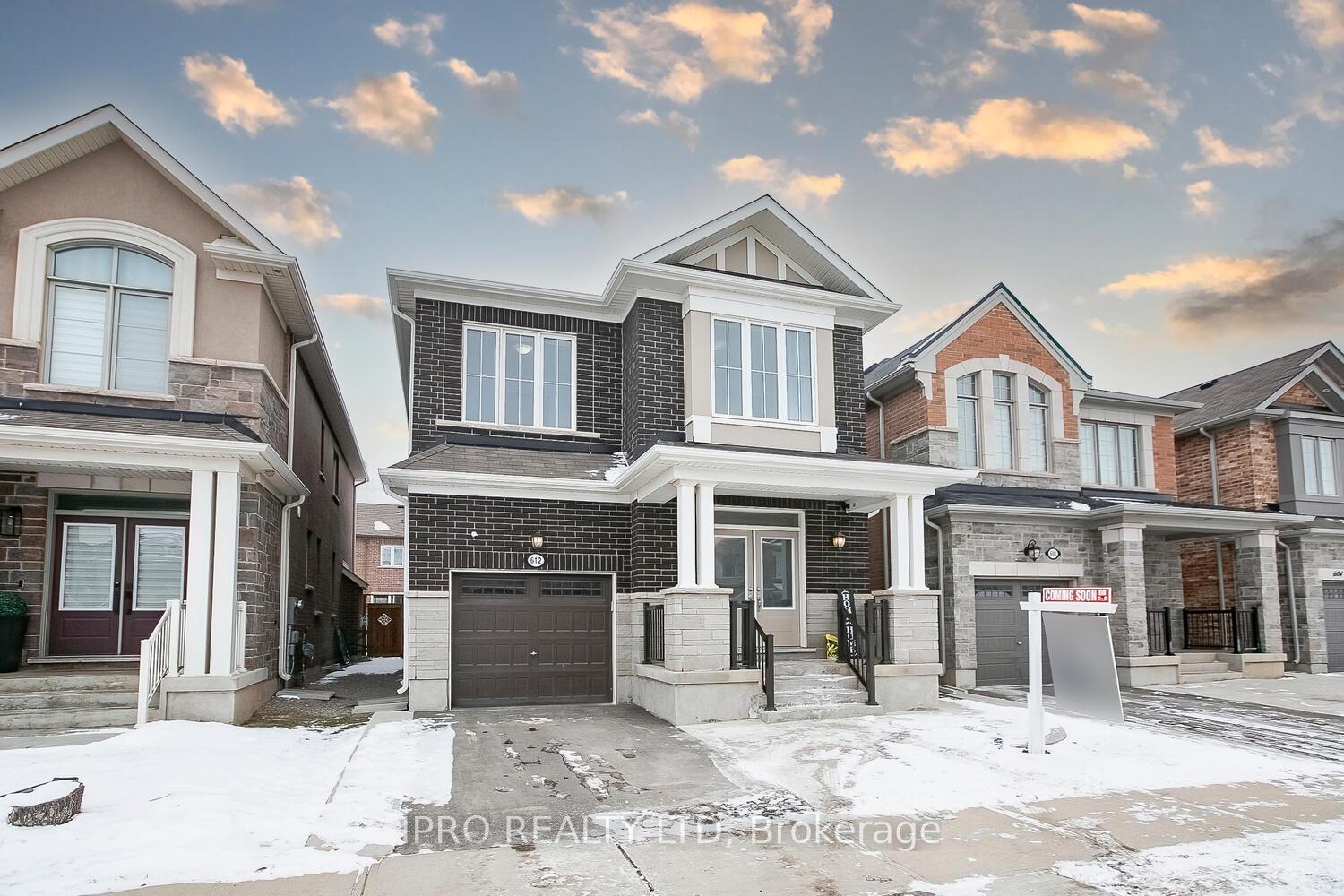 Photo 2 of 612 Kennedy Circle W, Milton, Cobban — HOMEH