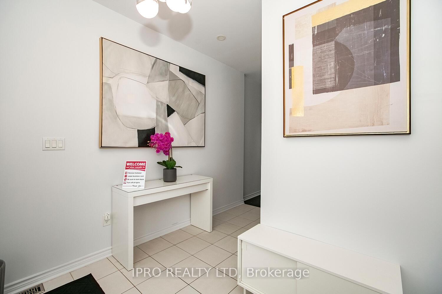 Photo 4 of 612 Kennedy Circle W, Milton, Cobban — HOMEH