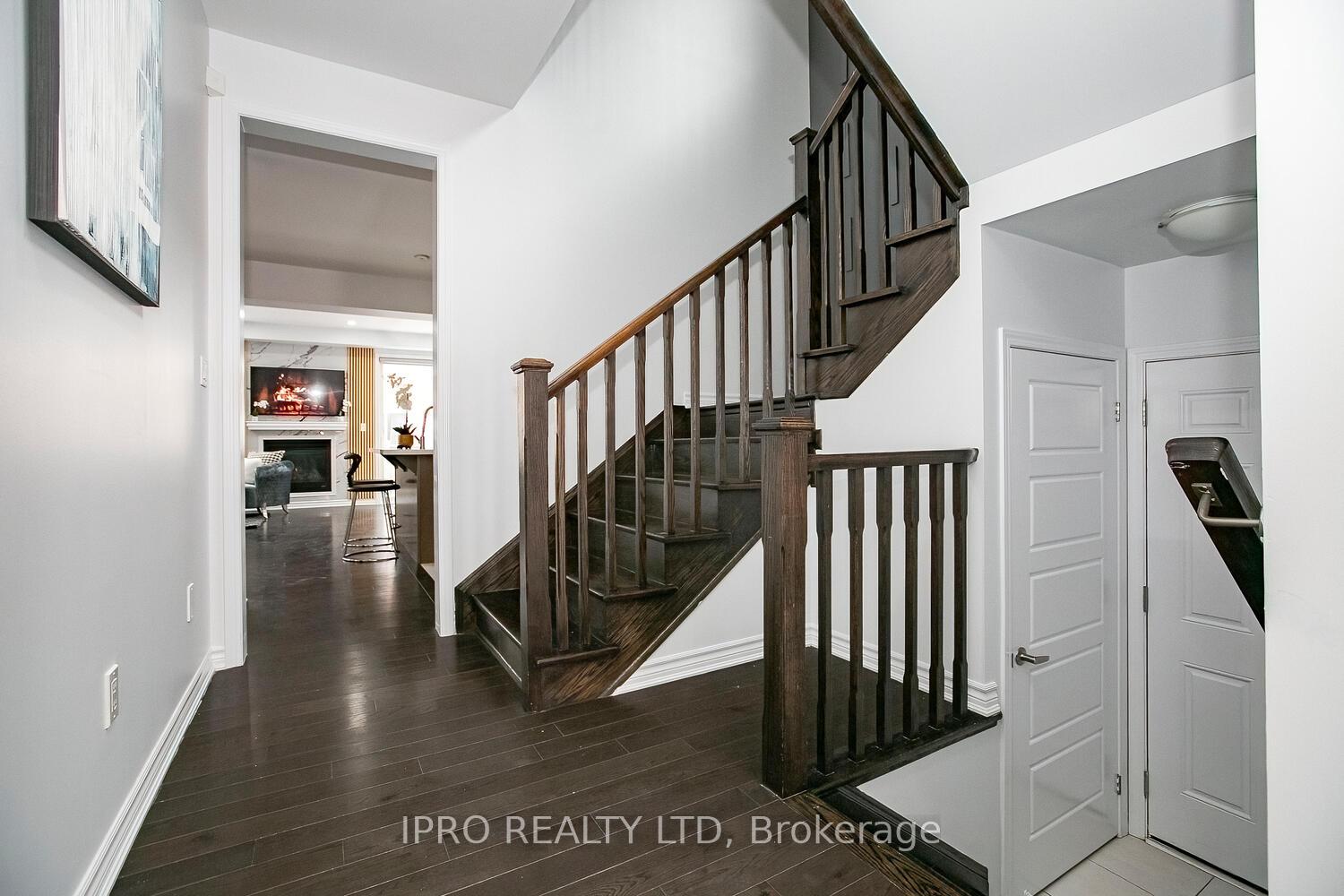 Photo 7 of 612 Kennedy Circle W, Milton, Cobban — HOMEH