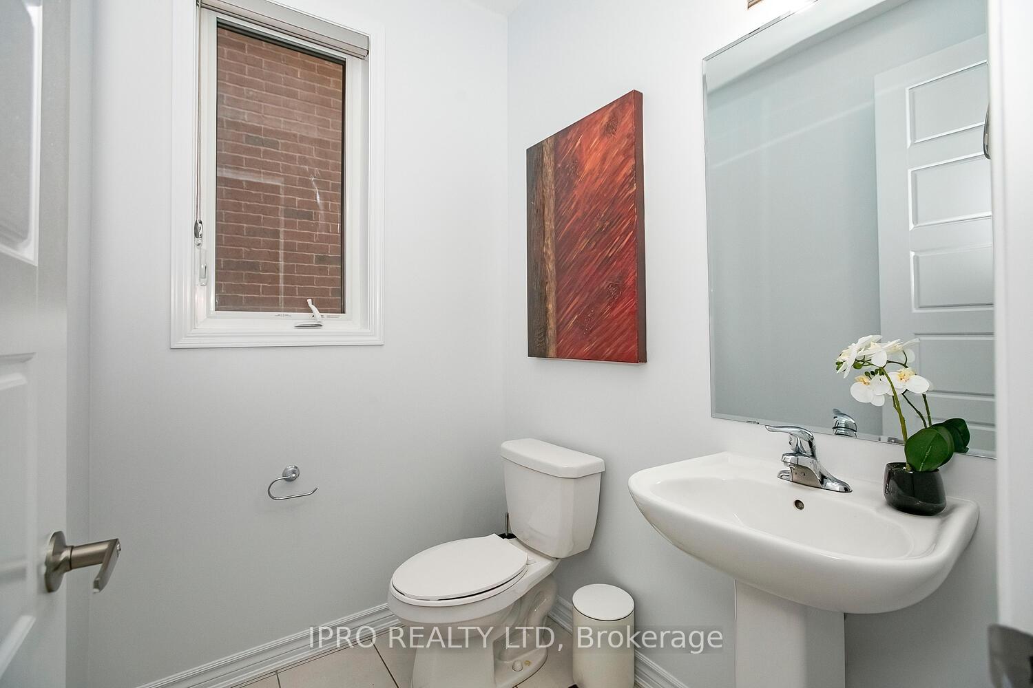Photo 8 of 612 Kennedy Circle W, Milton, Cobban — HOMEH