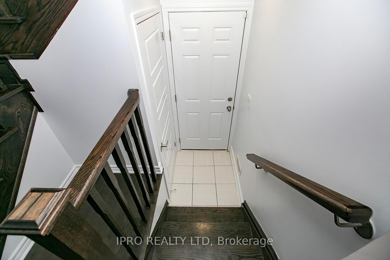 Photo 10 of 612 Kennedy Circle W, Milton, Cobban — HOMEH