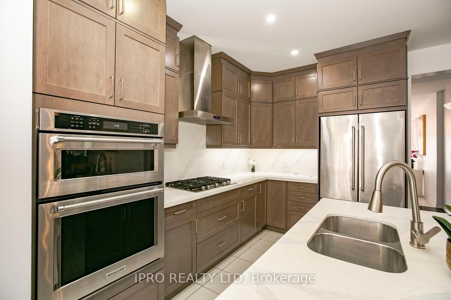 Photo 13 of 612 Kennedy Circle W, Milton, Cobban — HOMEH