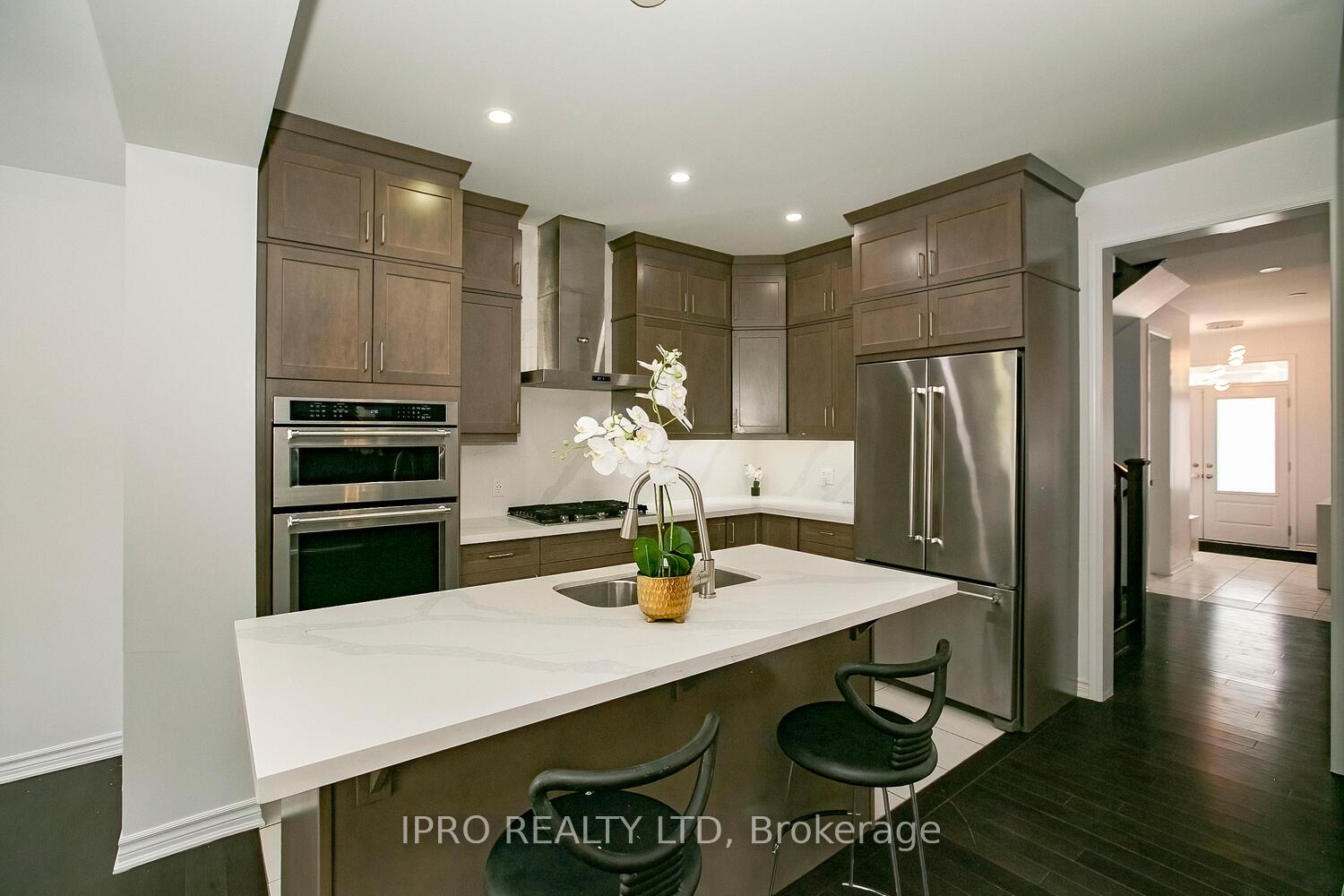 Photo 15 of 612 Kennedy Circle W, Milton, Cobban — HOMEH
