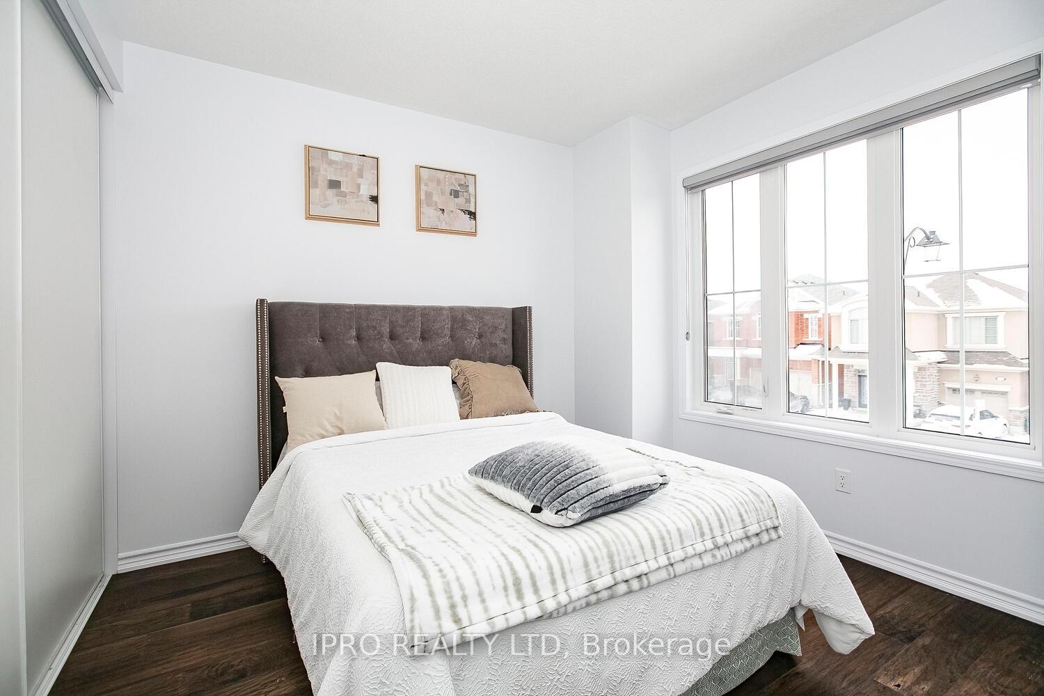Photo 26 of 612 Kennedy Circle W, Milton, Cobban — HOMEH