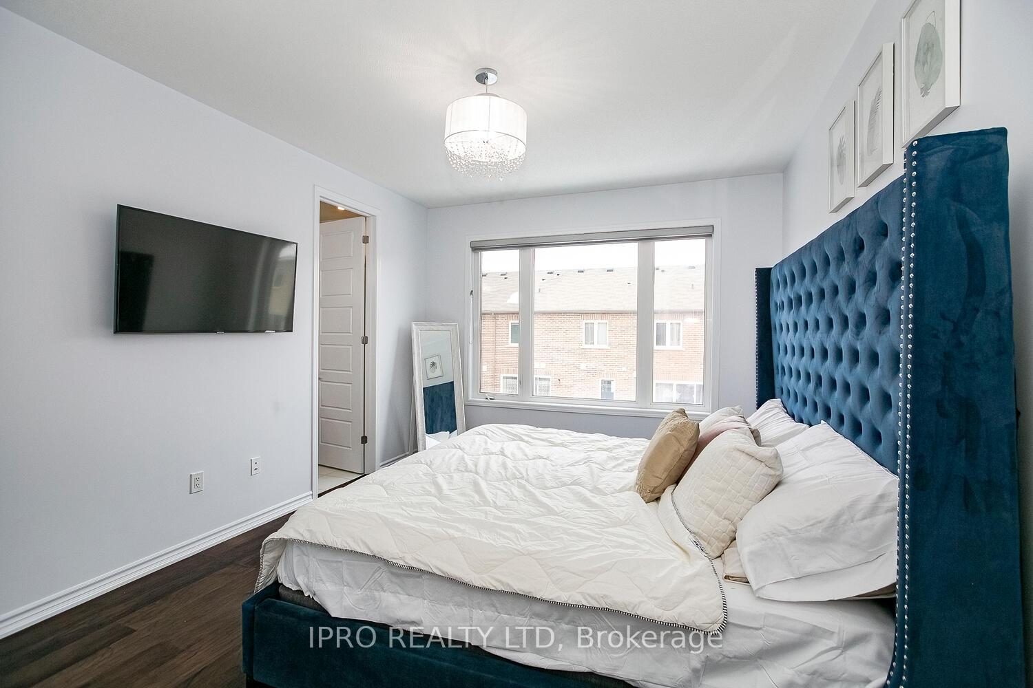 Photo 32 of 612 Kennedy Circle W, Milton, Cobban — HOMEH