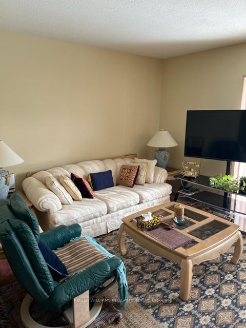 Photo 16 of 1867 Windflower Way, Ottawa, Chapel Hill — HOMEH