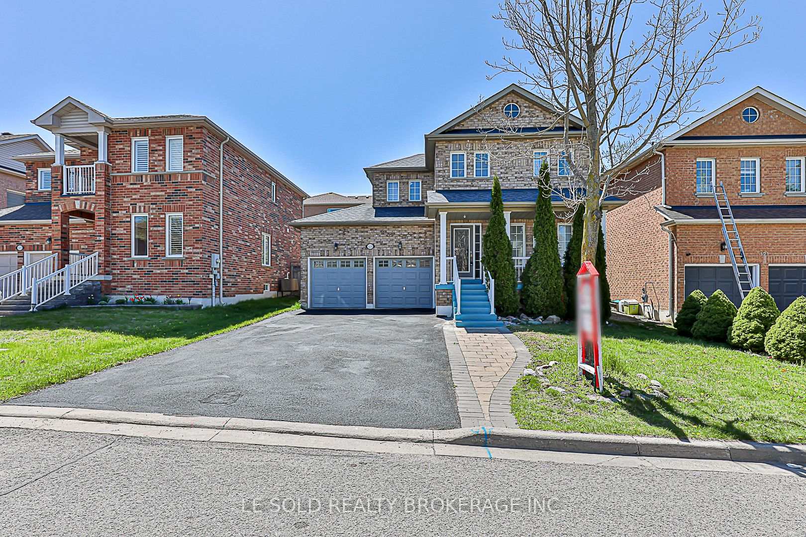 Photo 2 of 123 Flagstone Way, Newmarket, Woodland Hill — HOMEH