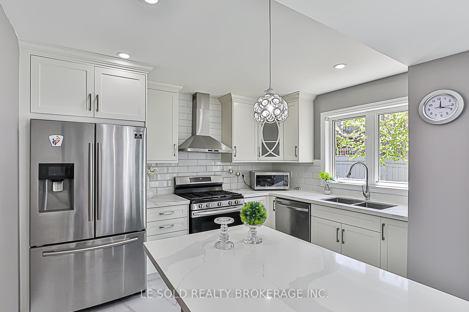 Photo 15 of 123 Flagstone Way, Newmarket, Woodland Hill — HOMEH