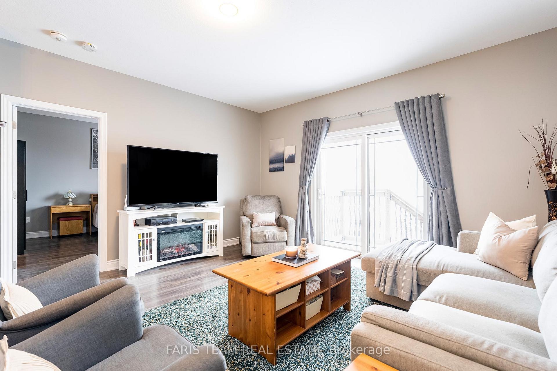 Photo 8 of 6 Danny Drive, Orillia — HOMEH