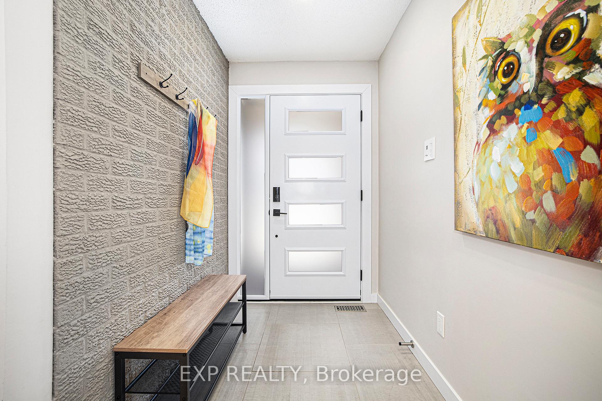 Photo 2 of 1674 Meadowview Crescent, Ottawa, Convent Glen South — HOMEH