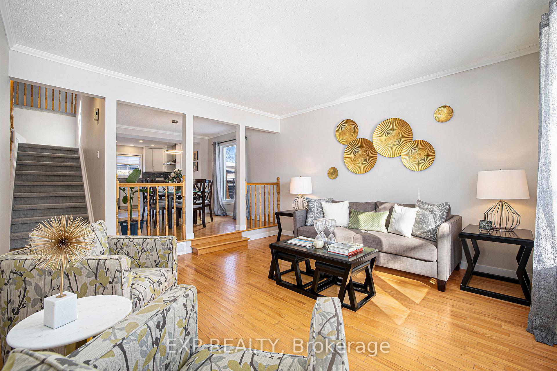 Photo 5 of 1674 Meadowview Crescent, Ottawa, Convent Glen South — HOMEH