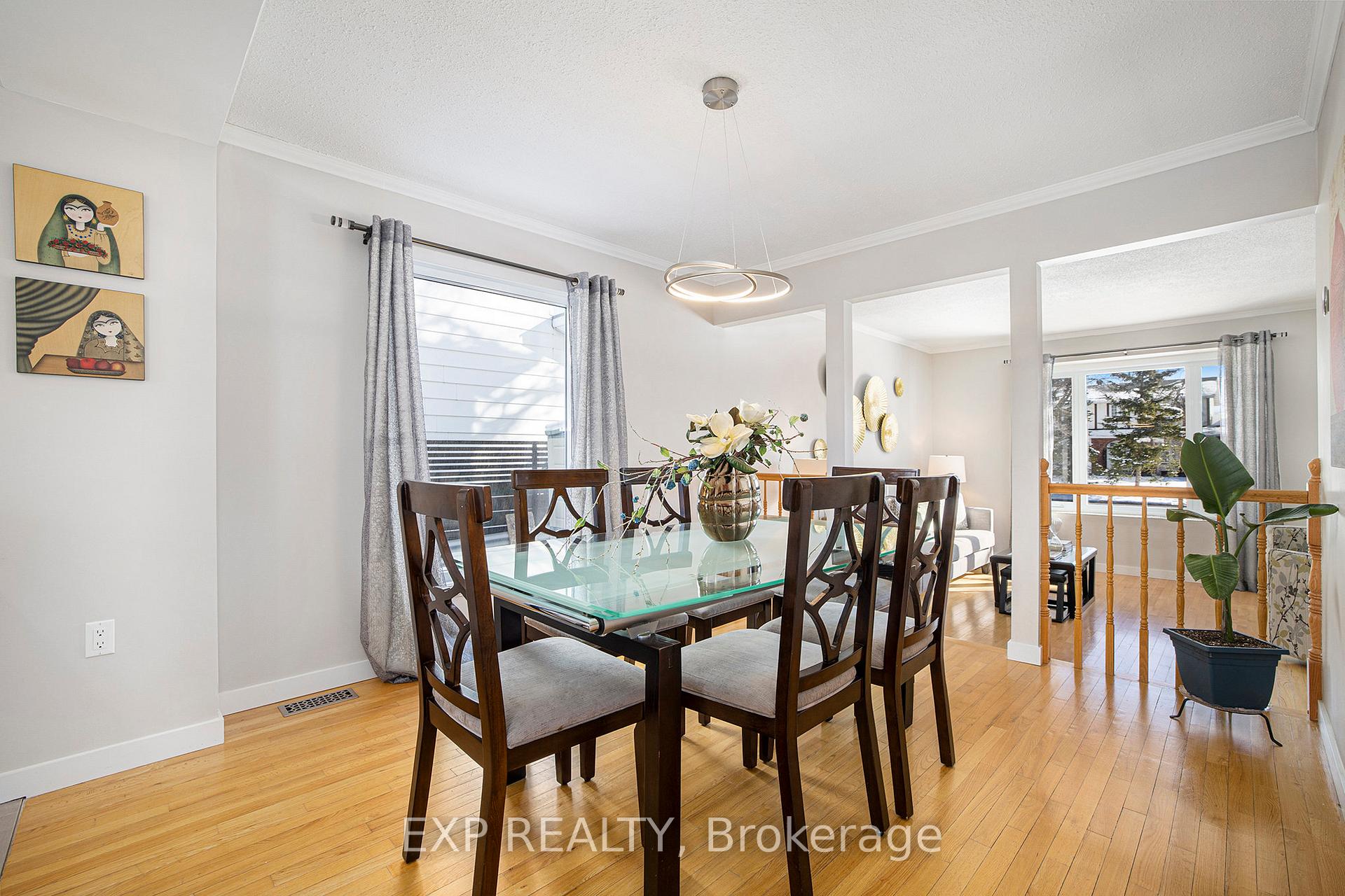 Photo 6 of 1674 Meadowview Crescent, Ottawa, Convent Glen South — HOMEH