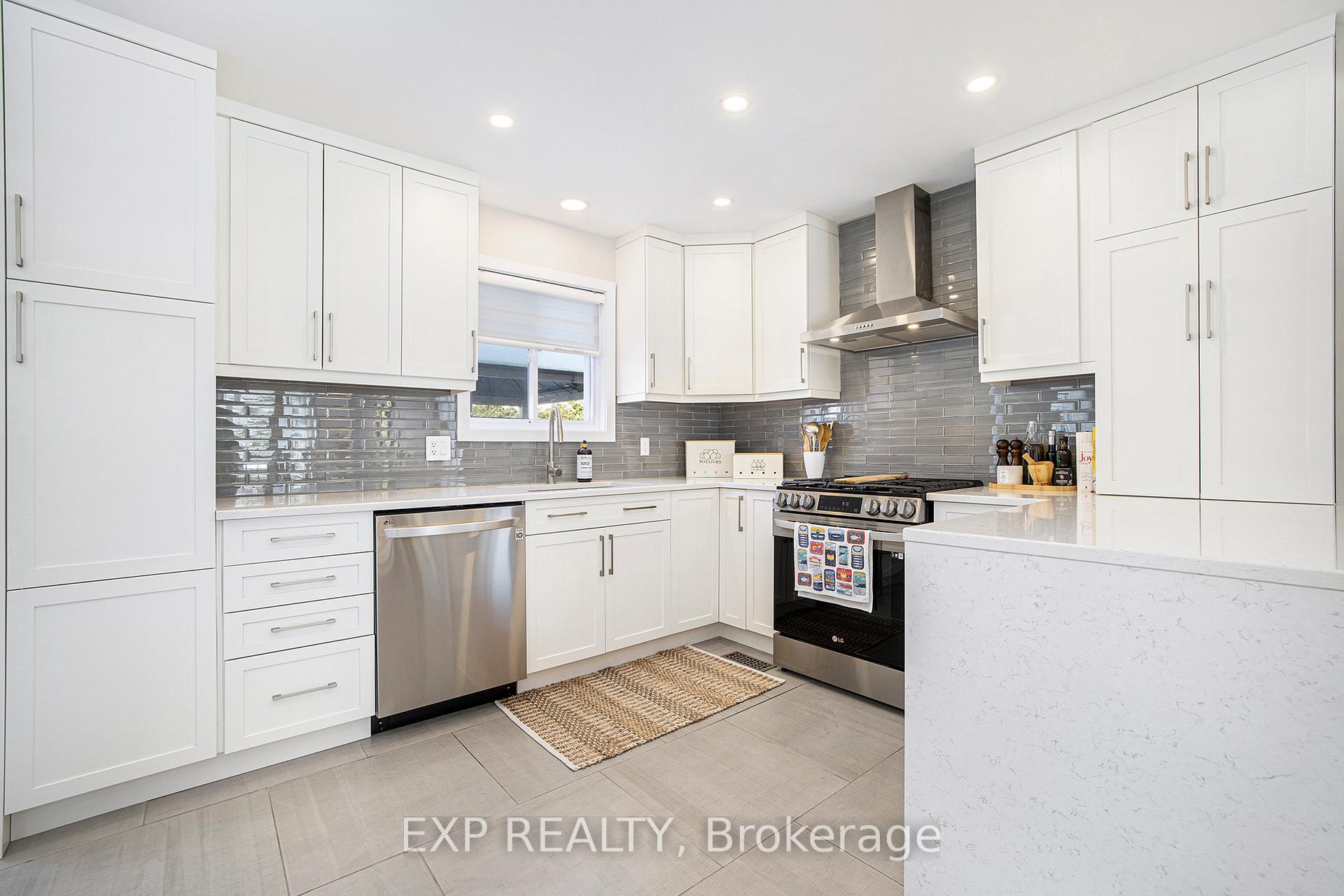 Photo 8 of 1674 Meadowview Crescent, Ottawa, Convent Glen South — HOMEH