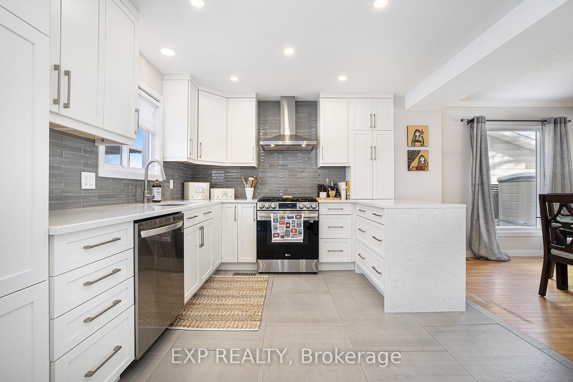 Photo 9 of 1674 Meadowview Crescent, Ottawa, Convent Glen South — HOMEH