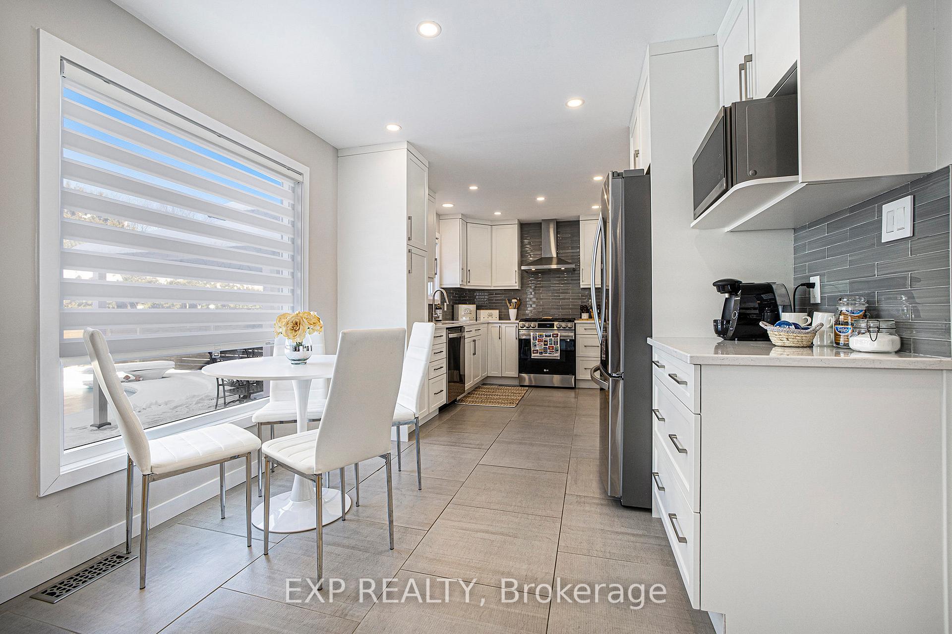 Photo 11 of 1674 Meadowview Crescent, Ottawa, Convent Glen South — HOMEH