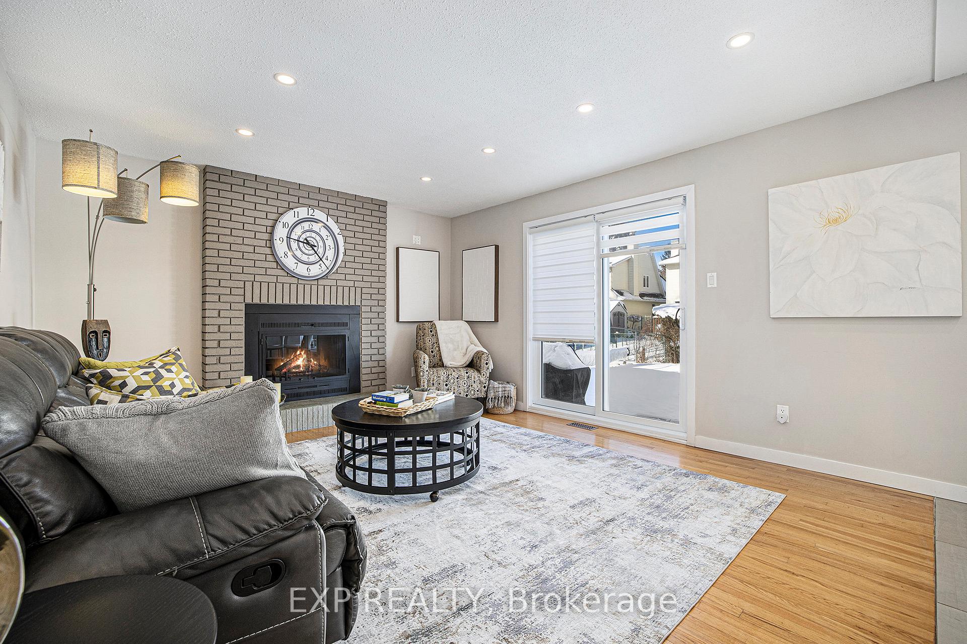 Photo 14 of 1674 Meadowview Crescent, Ottawa, Convent Glen South — HOMEH