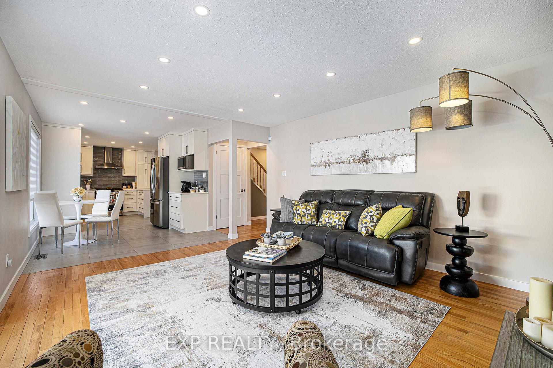 Photo 15 of 1674 Meadowview Crescent, Ottawa, Convent Glen South — HOMEH