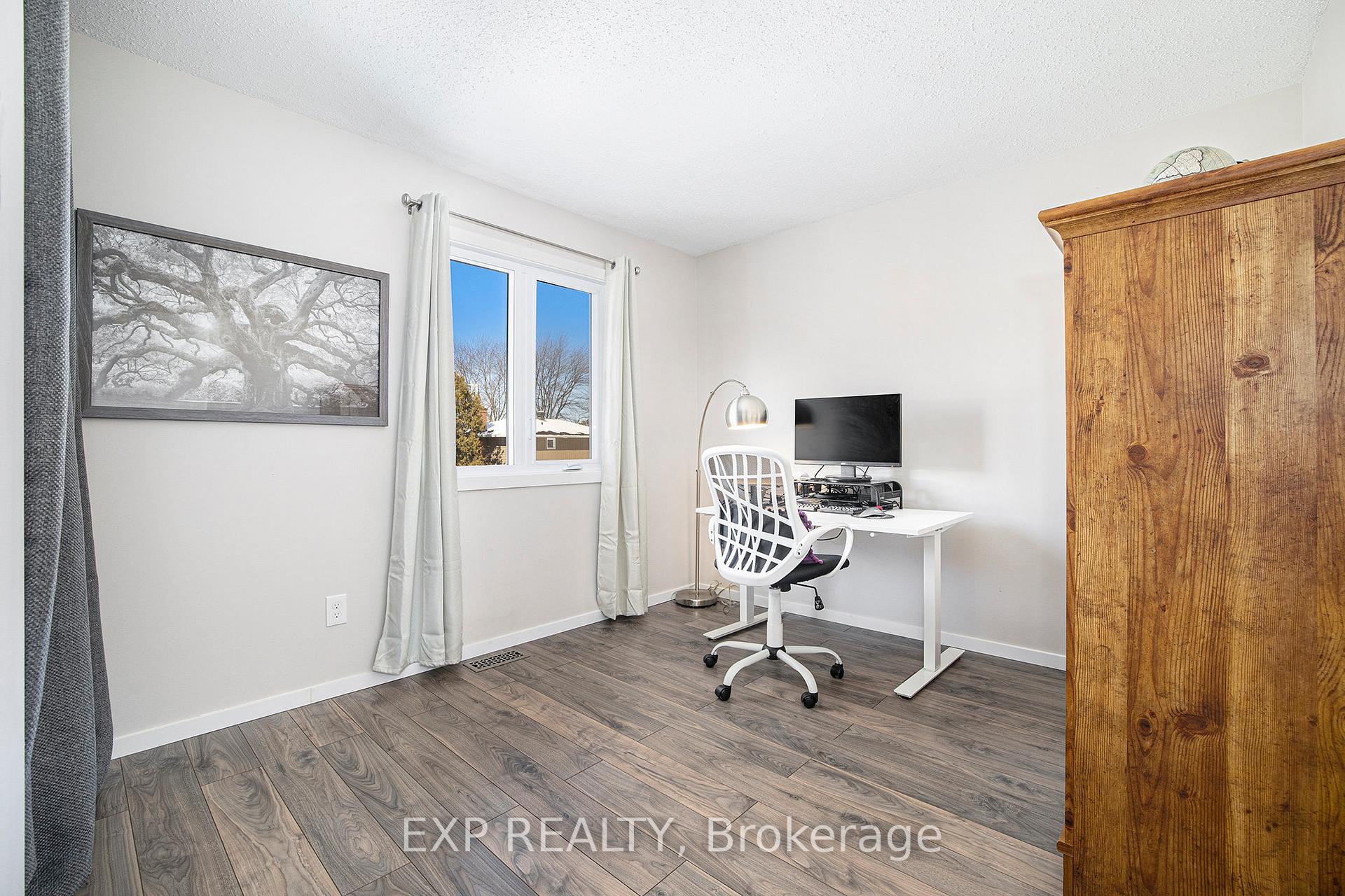 Photo 16 of 1674 Meadowview Crescent, Ottawa, Convent Glen South — HOMEH