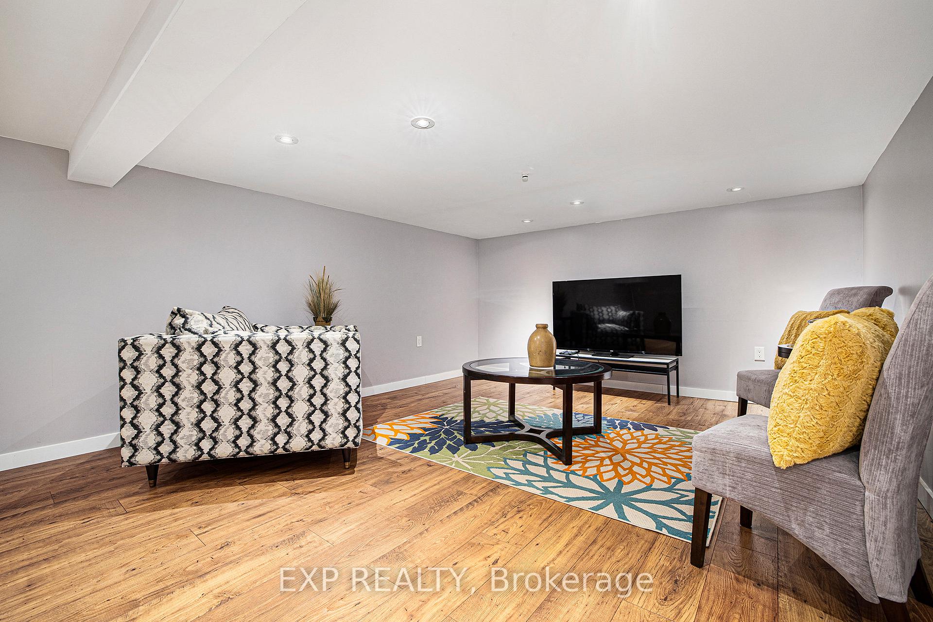 Photo 27 of 1674 Meadowview Crescent, Ottawa, Convent Glen South — HOMEH