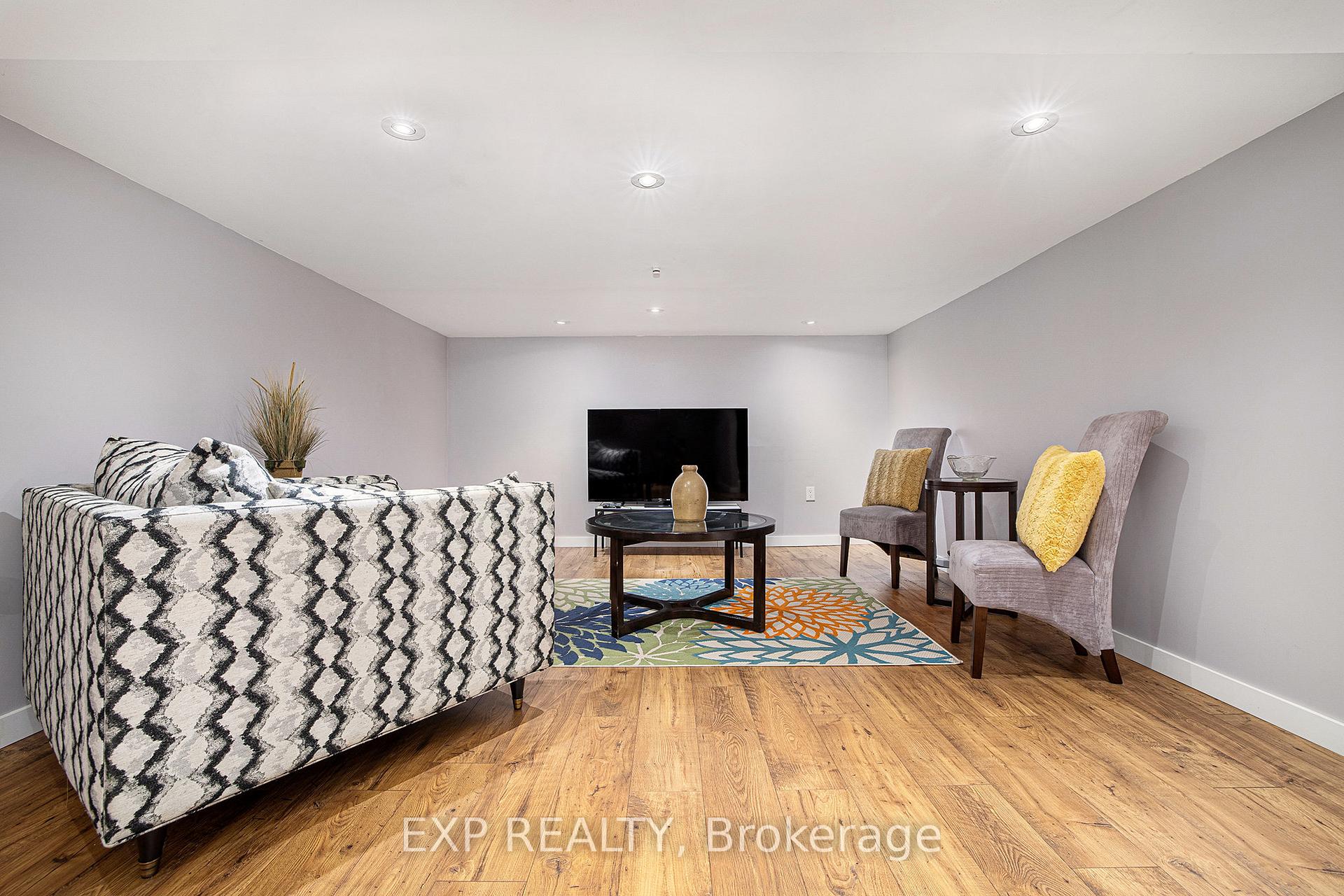Photo 28 of 1674 Meadowview Crescent, Ottawa, Convent Glen South — HOMEH