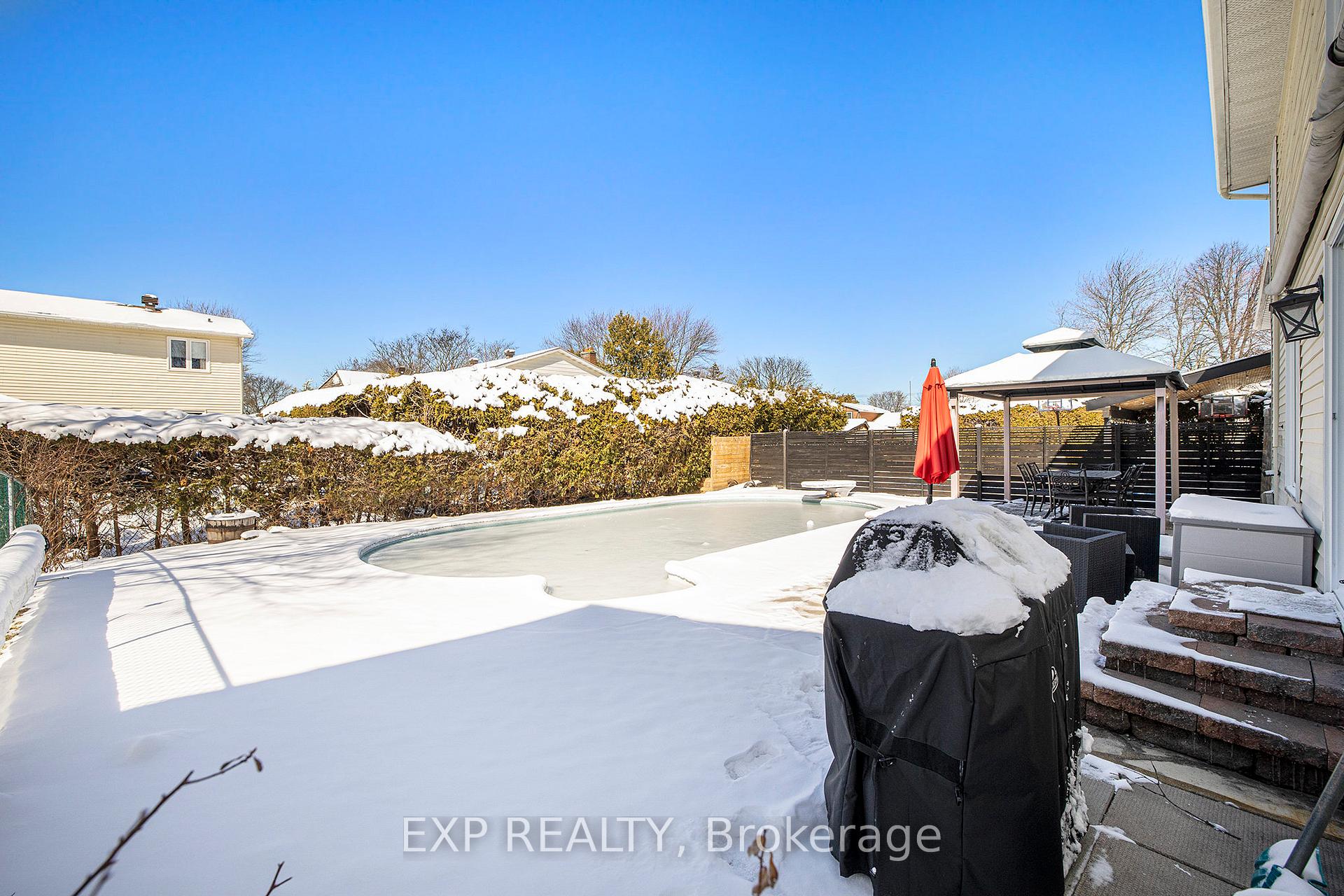Photo 31 of 1674 Meadowview Crescent, Ottawa, Convent Glen South — HOMEH