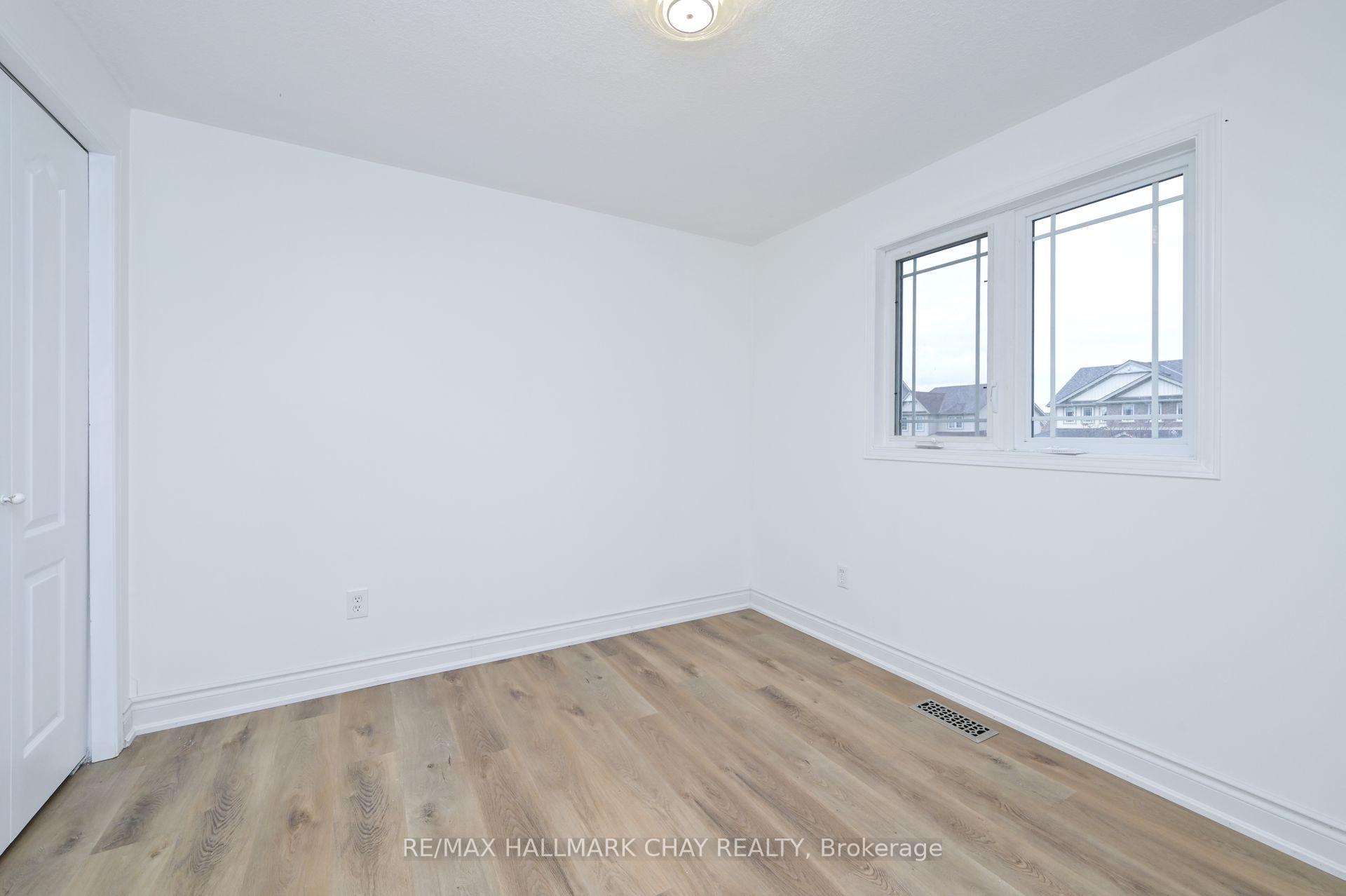 Photo 4 of 24 Stoneham Street, New Tecumseth, Alliston — HOMEH