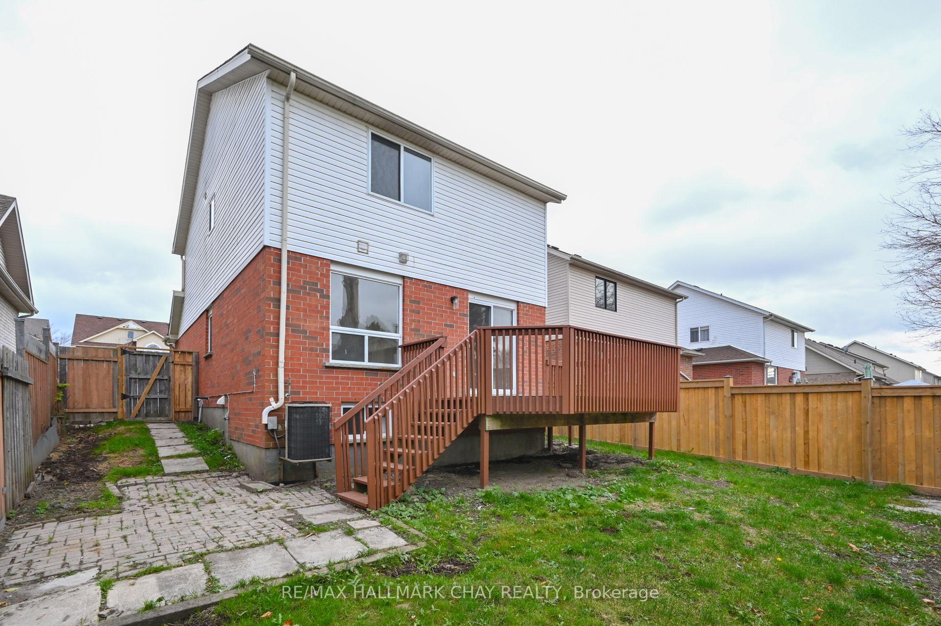 Photo 12 of 24 Stoneham Street, New Tecumseth, Alliston — HOMEH