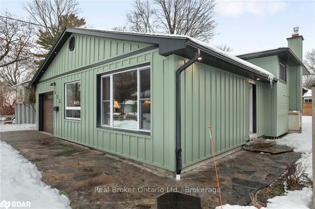 Photo 3 of 623 Moberley Avenue, Orillia — HOMEH