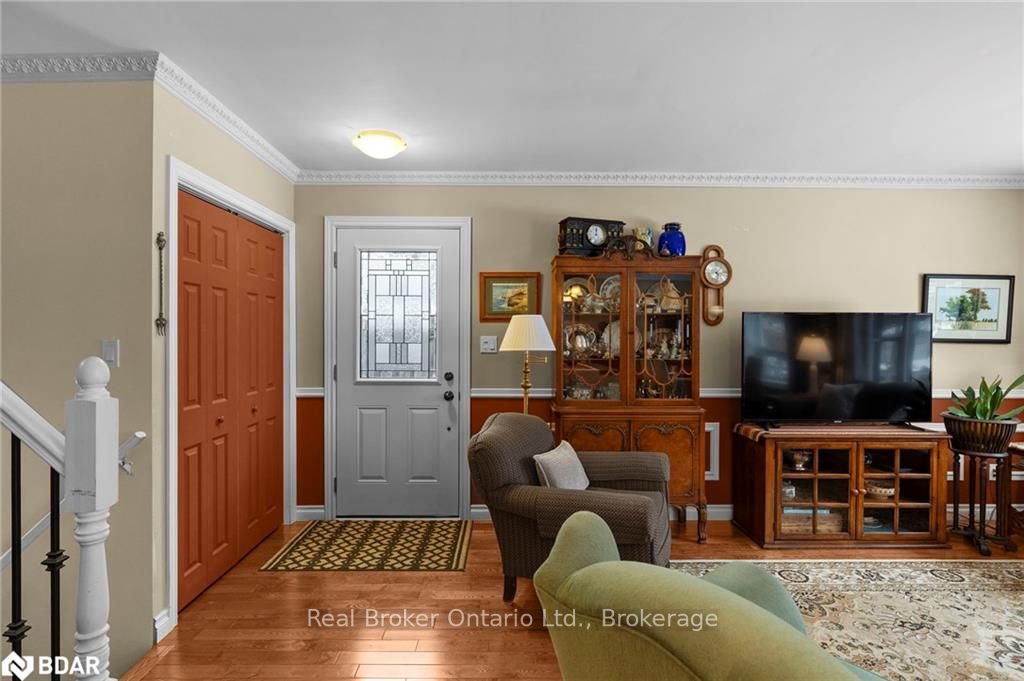 Photo 5 of 623 Moberley Avenue, Orillia — HOMEH