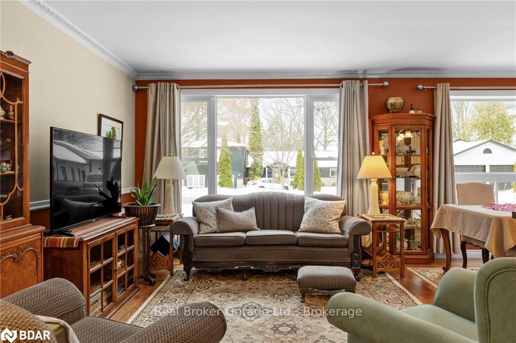 Photo 6 of 623 Moberley Avenue, Orillia — HOMEH