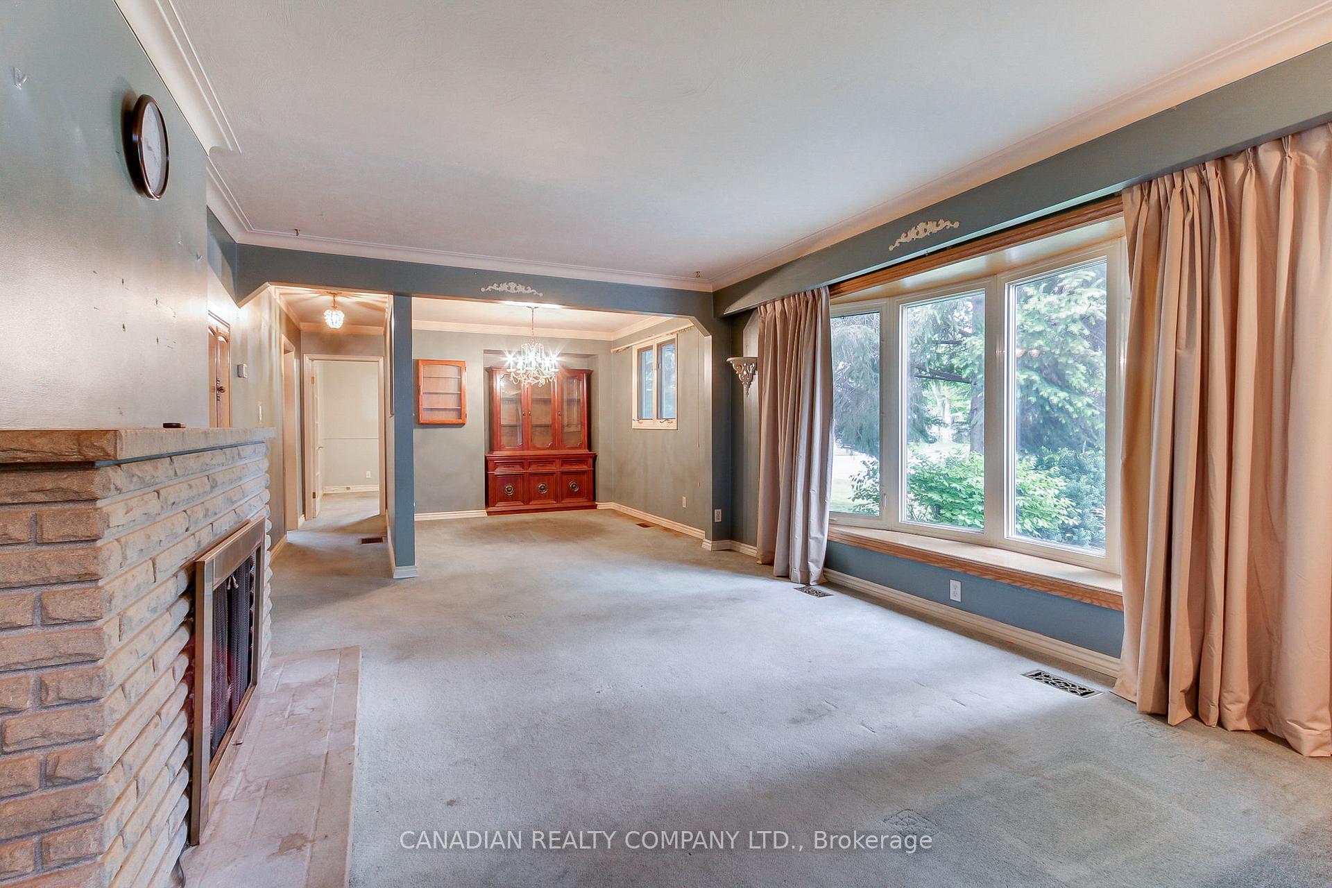 Photo 9 of 649 Queen's Crescent, Newmarket, Gorham-College Manor — HOMEH