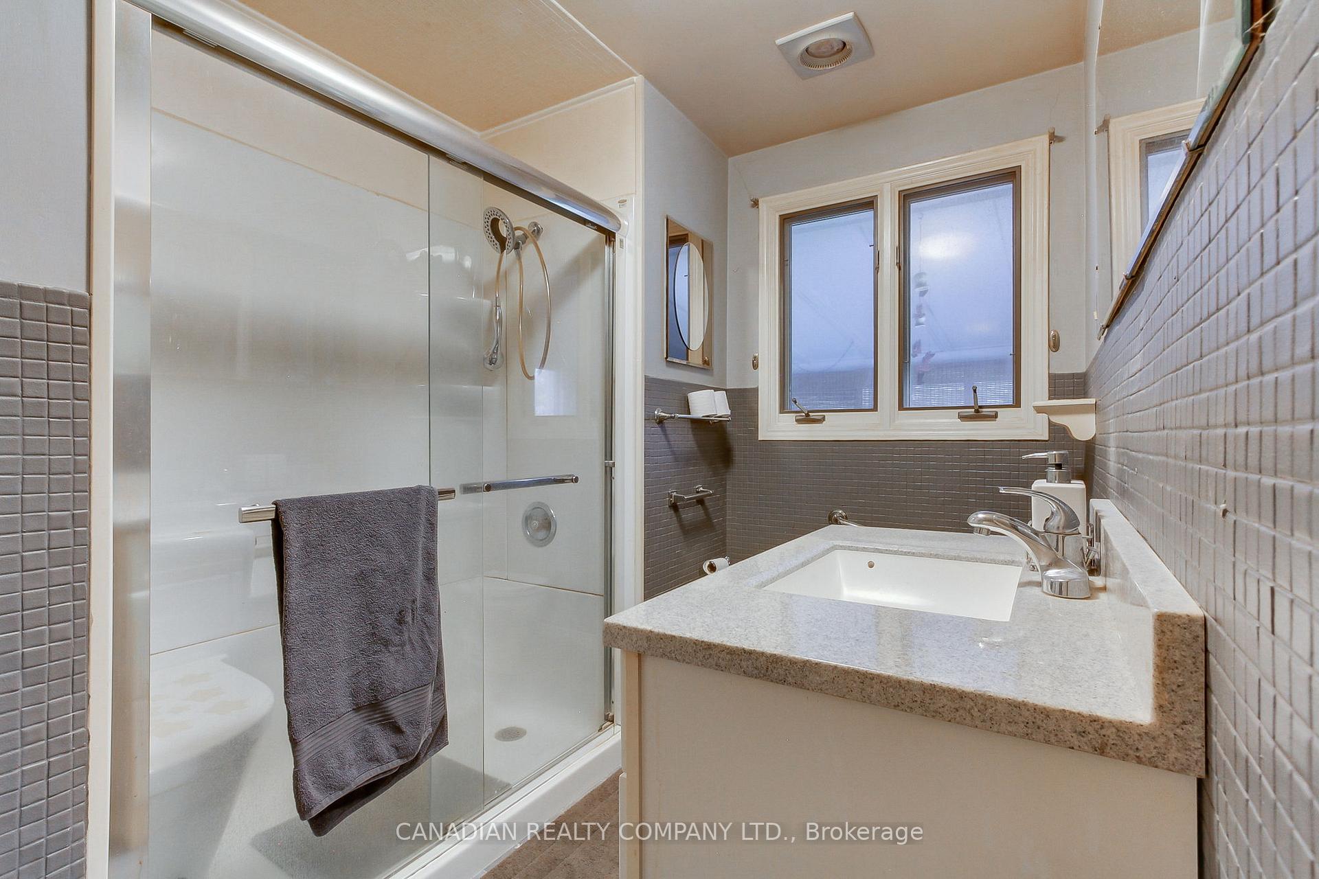 Photo 12 of 649 Queen's Crescent, Newmarket, Gorham-College Manor — HOMEH
