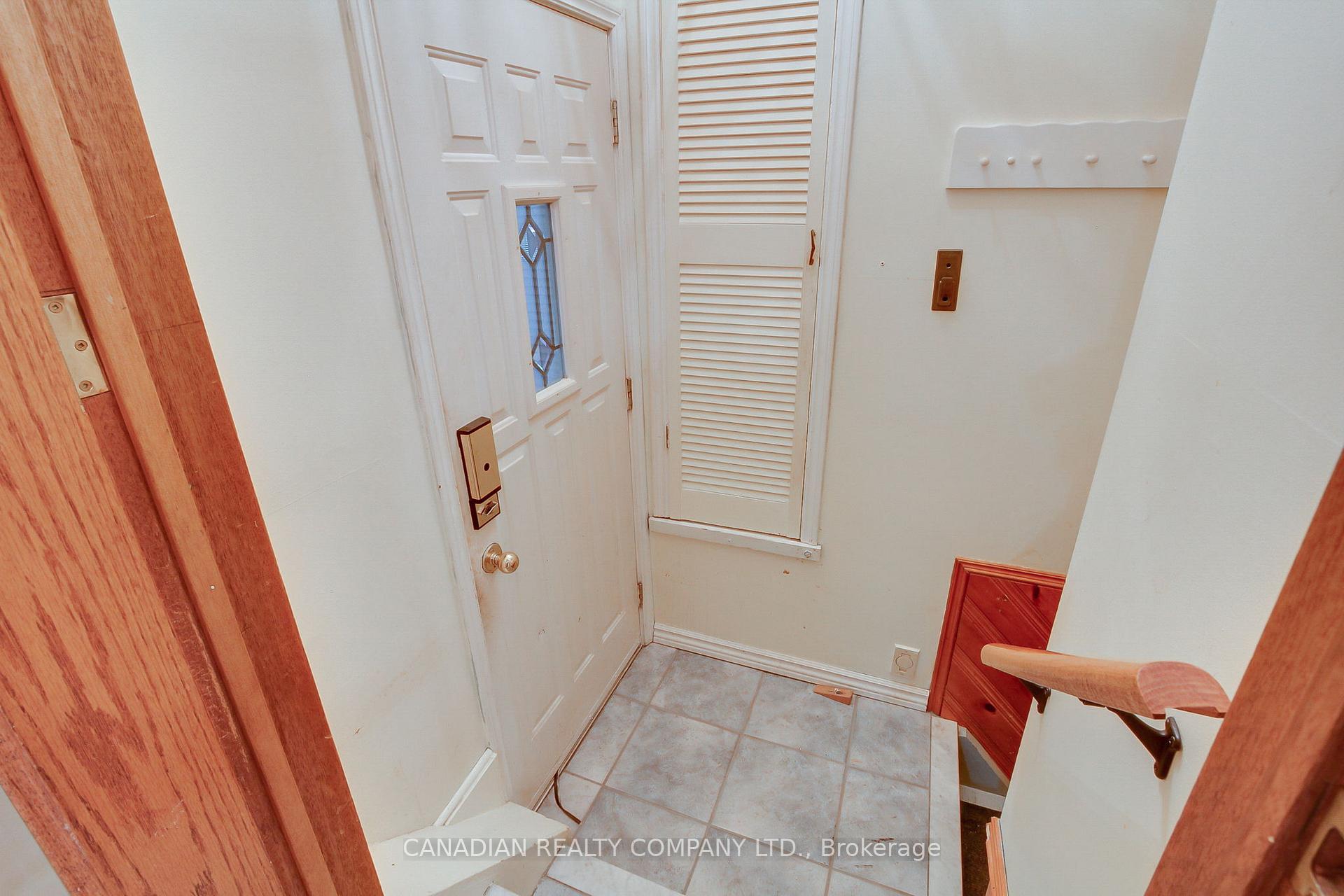 Photo 14 of 649 Queen's Crescent, Newmarket, Gorham-College Manor — HOMEH
