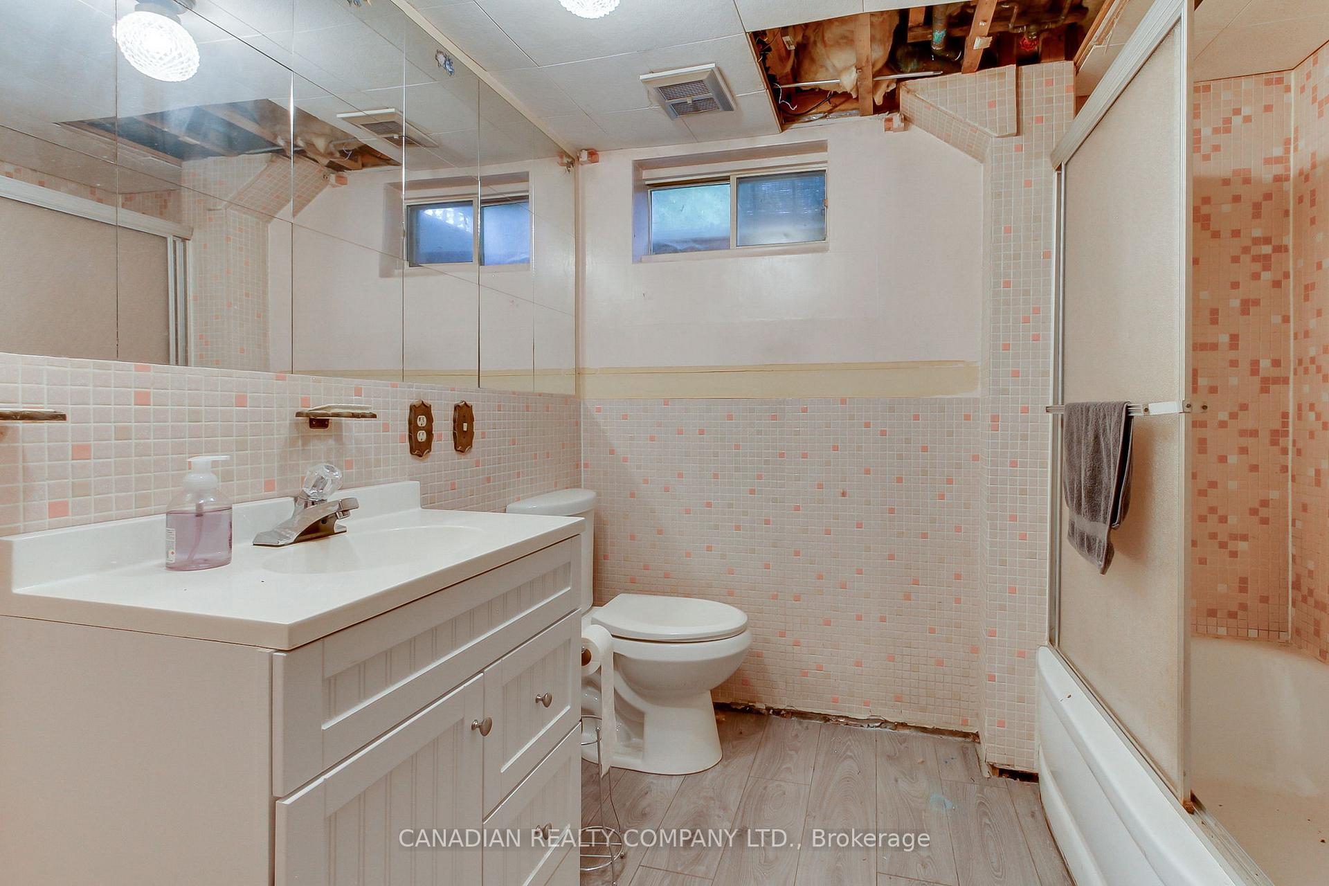 Photo 15 of 649 Queen's Crescent, Newmarket, Gorham-College Manor — HOMEH