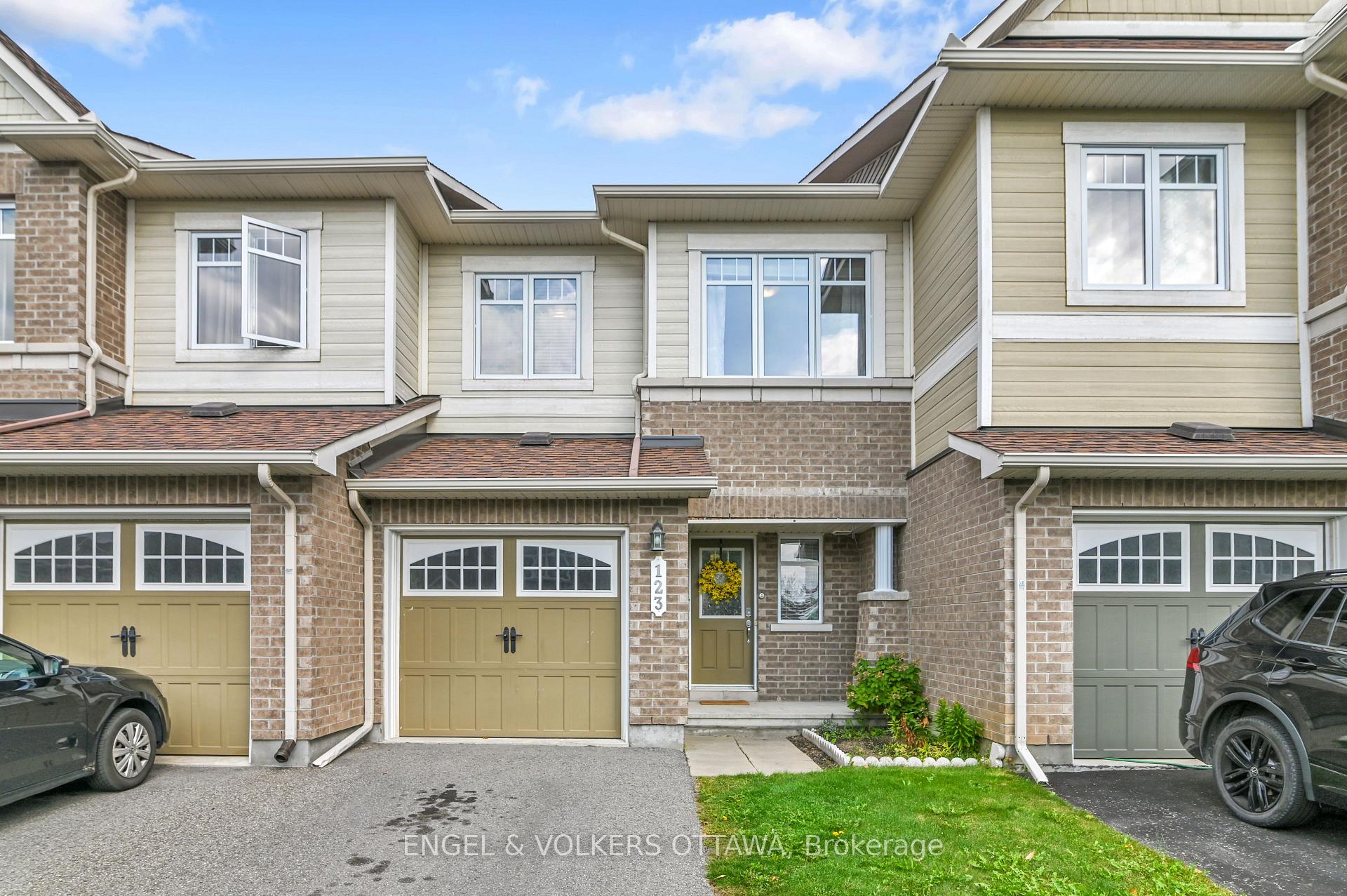 Front of 123 Waterfern Way