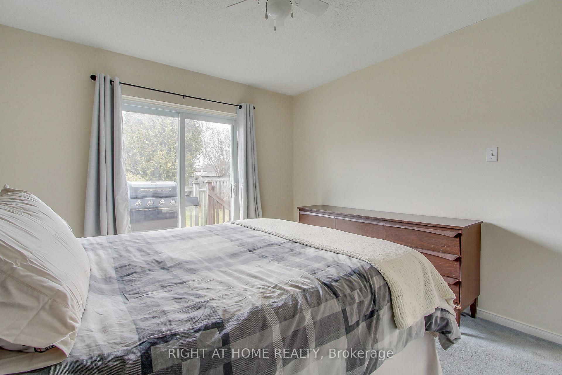 Photo 14 of 32 Kate Aitken Crescent, New Tecumseth, Beeton — HOMEH
